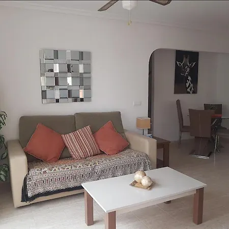 Apartment Inviting 2-bed 5 Minutes To The