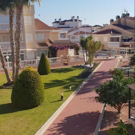 Inviting 2-bed 5 Minutes To The